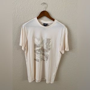 Regular fit lightweight graphic t shirt